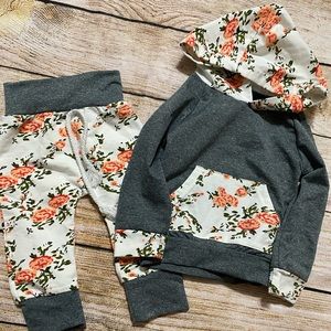 NWOT Baby Girl Hooded Floral Outfit